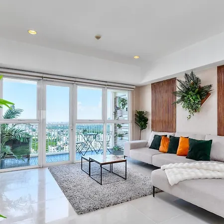 Luxe Suite With 180 Stunning City Views